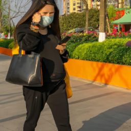 经期可以做美容护肤吗女生：揭秘真相，了解正确的护肤知识！